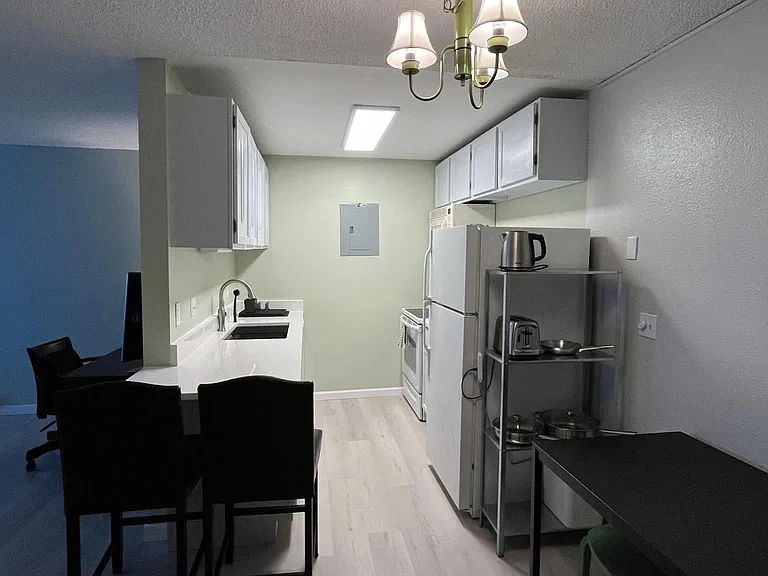 1150 Golden Cir #112 — Photo 6