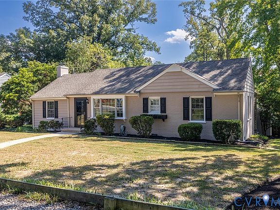 3rd image of 8415 Holly Hill Rd