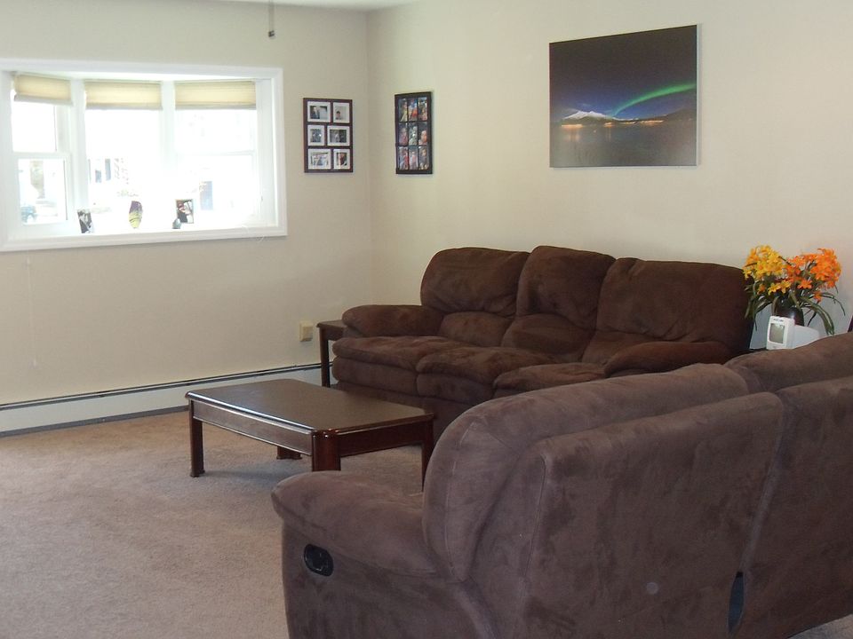 1st image of 22 Hollywood Dr