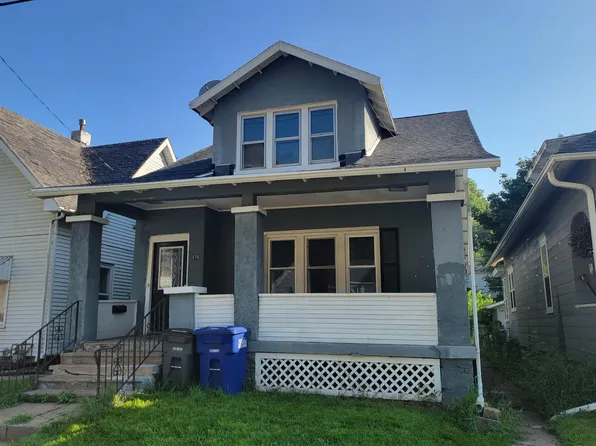 379 Kaufmann Ave, Dubuque, IA 52001