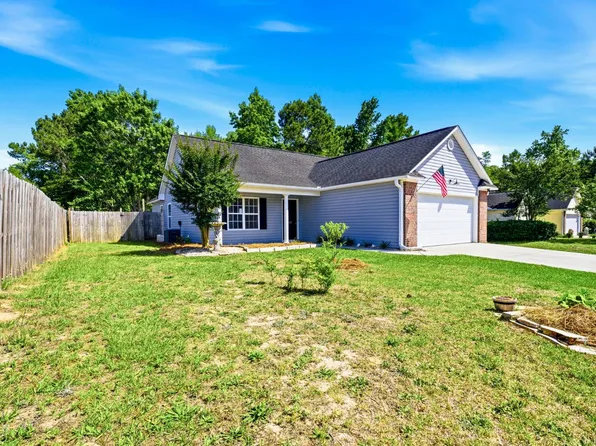 215 Gardenview Ct NE, Leland, NC 28451