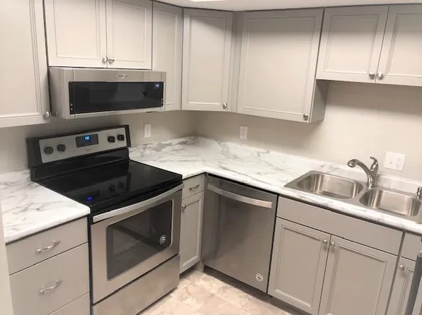 2074 Park Run Dr, Columbus, OH 43220