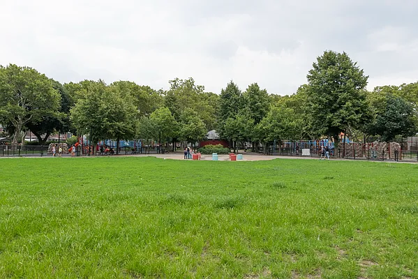 Rented by Compass | media 12