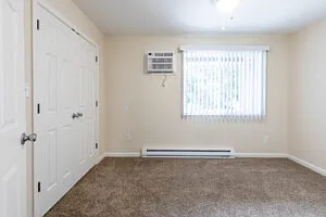 810 Sherman St — Photo 6