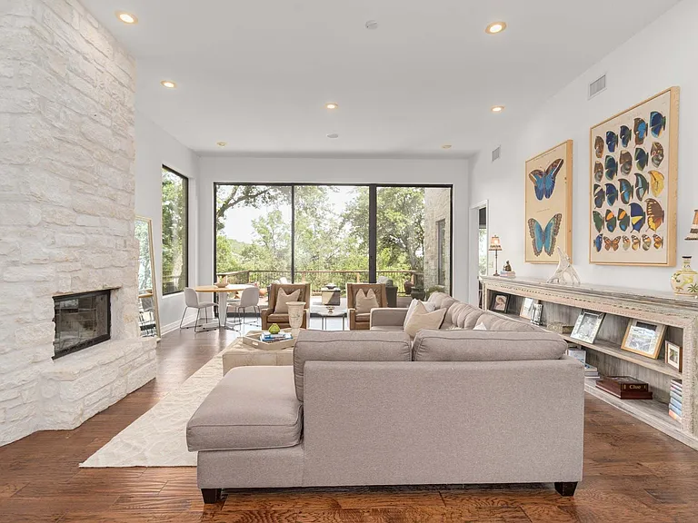 2102 Paisano Rd — Photo 3