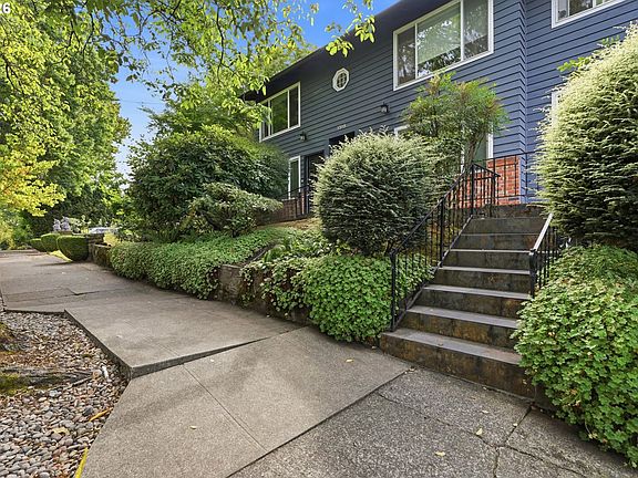 2nd image of 1515 SE 22nd Ave APT 8
