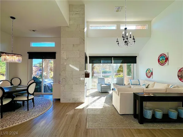 7805 Harbour Towne Ave, Spring Valley, NV 89113