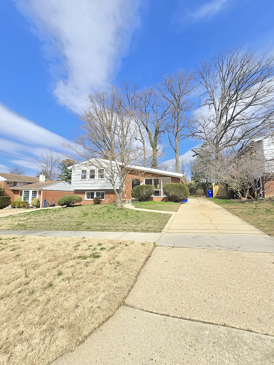Building Photo - 13009 Valleywood Dr
