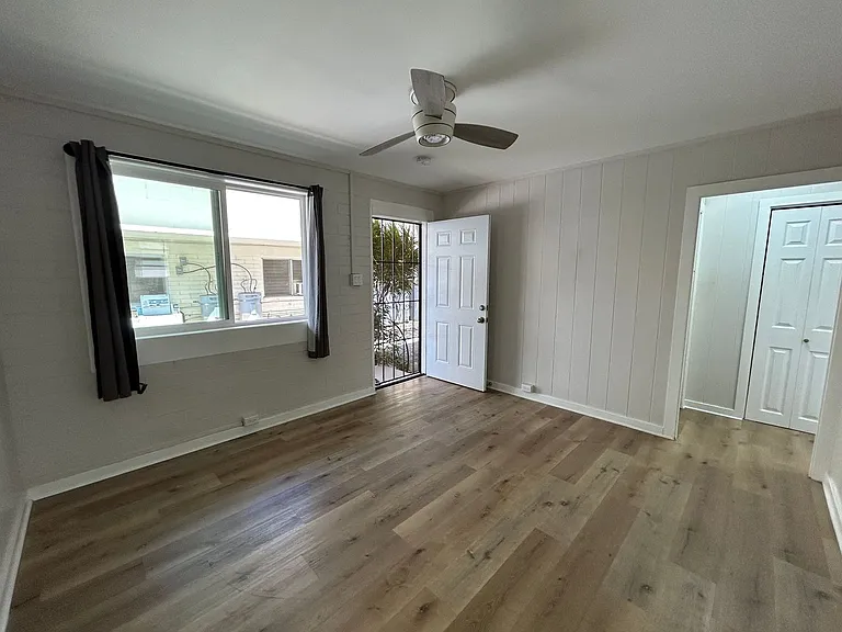 2620 Date St — Photo 5
