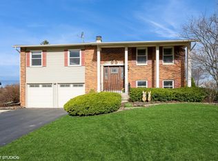4080 Chesapeake Ct, Hoffman Estates, IL 60192