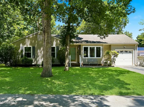 2017 3rd Avenue, Toms River, NJ 08757