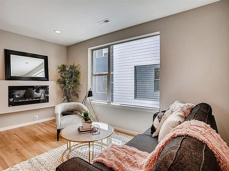 90 Galapago St #9 — Photo 8