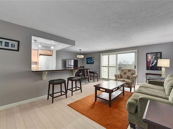 3rd image of 10301 Lake Ave APT 821