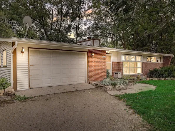 17215 West Small ROAD, New Berlin, WI 53146