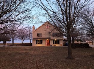 19407 218th St, Tonganoxie, KS 66086
