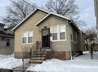 25 Bayview Ave, Newark, NJ