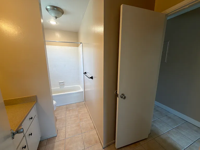 326 W La Veta Ave #C — Photo 22
