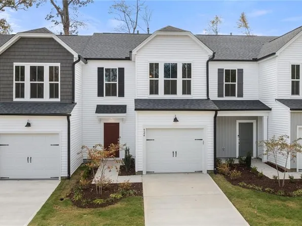 924 Poets Walk Rd, Whitsett, NC 27377