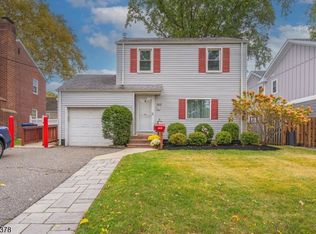 565 Valley Rd, Clark, NJ 07066