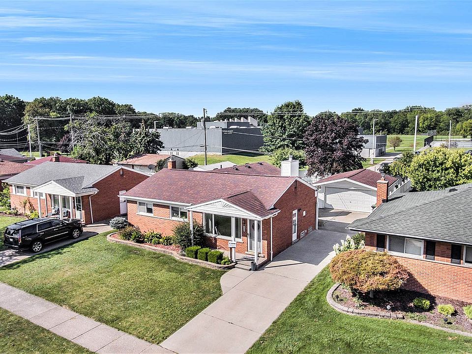 1st image of 3290 Longmeadow Dr
