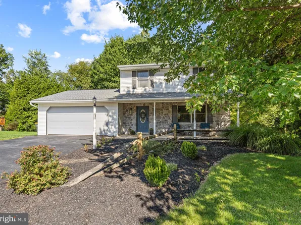 5 Homestead Dr, Denver, PA 17517