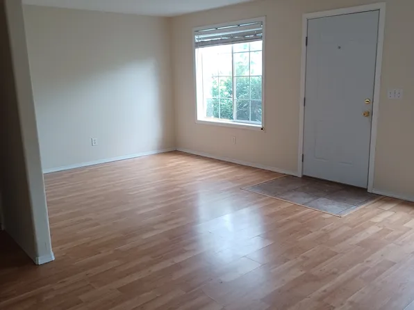 18250 SE Ash St APT 101, Portland, OR 97233