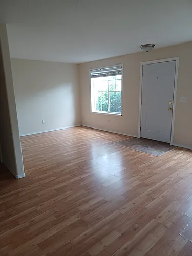 18250 SE Ash St #101 Photo 1