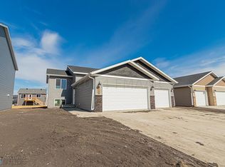 1128 Jill Dr W, West Fargo, ND