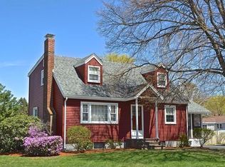 6 Dartmouth St, Groveland, MA 01834
