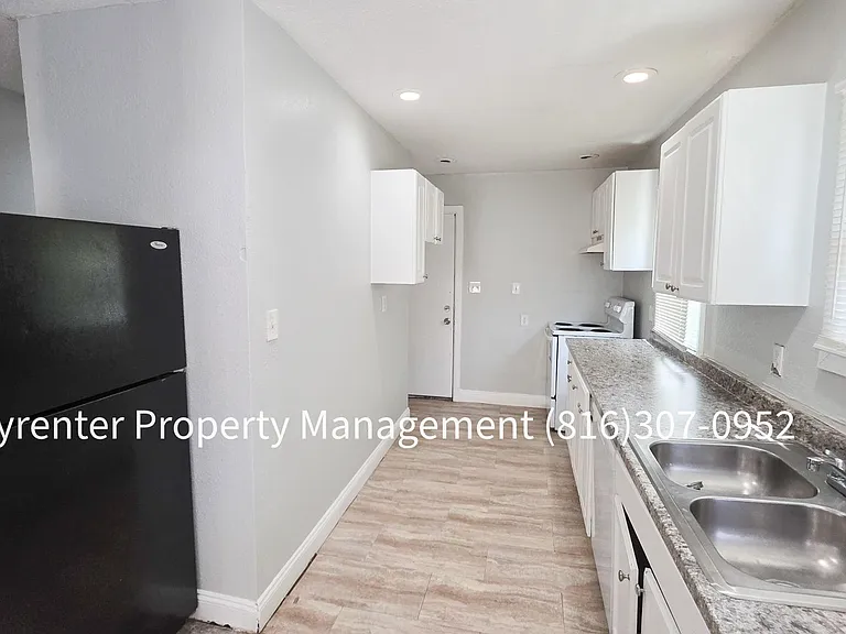 3921 Myrtle Ave — Photo 9