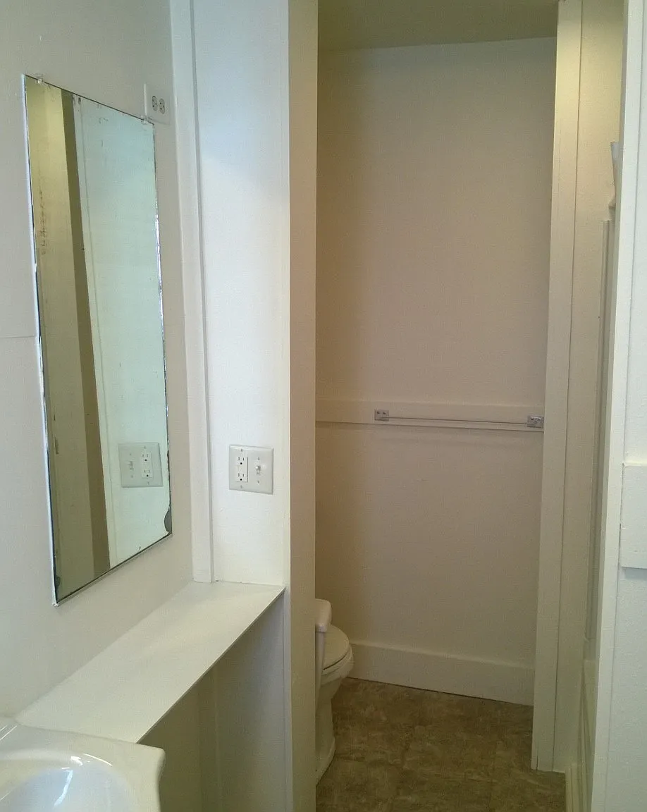 731 Broadway St — Photo 3