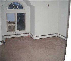 5th image of 256 E Hudson St
