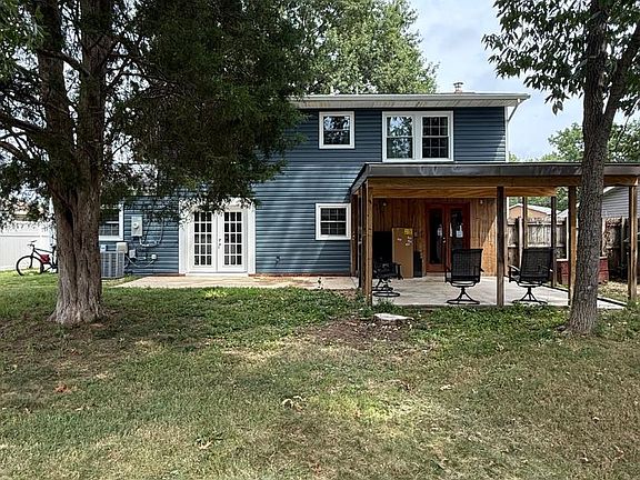 3rd image of 932 Winterhaven Dr