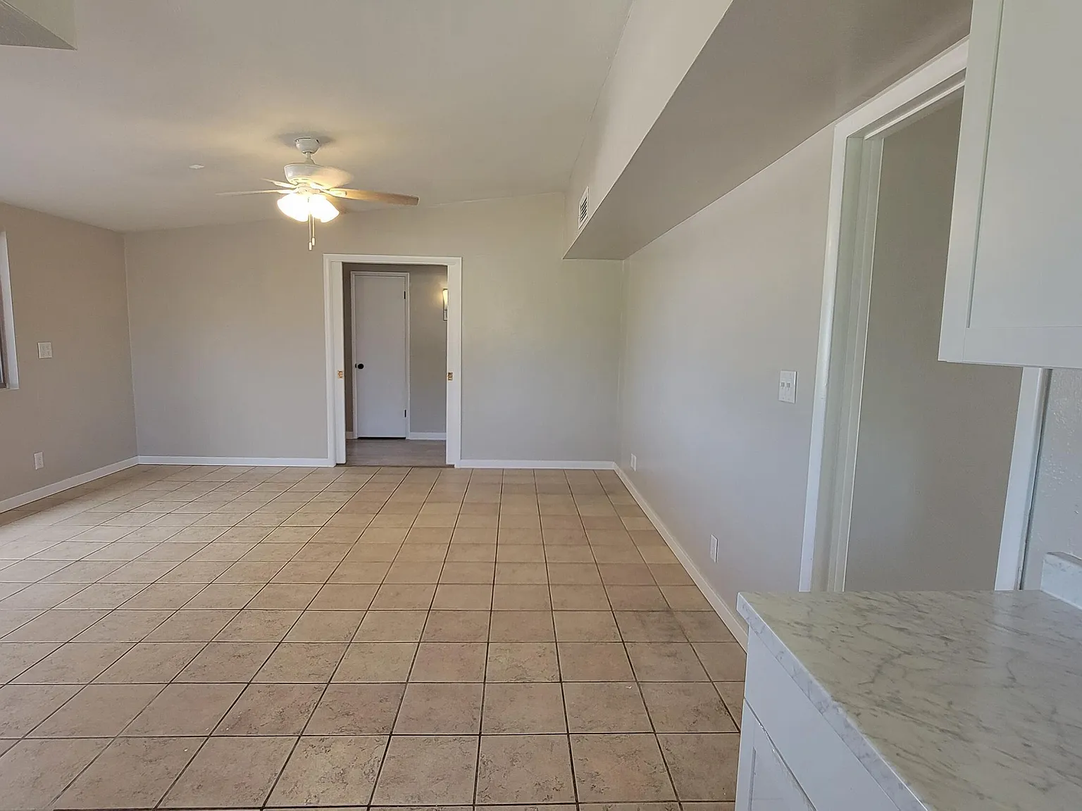 3 bed, 2.0 bath, 2079 sqft, $1,350 — Photo 3