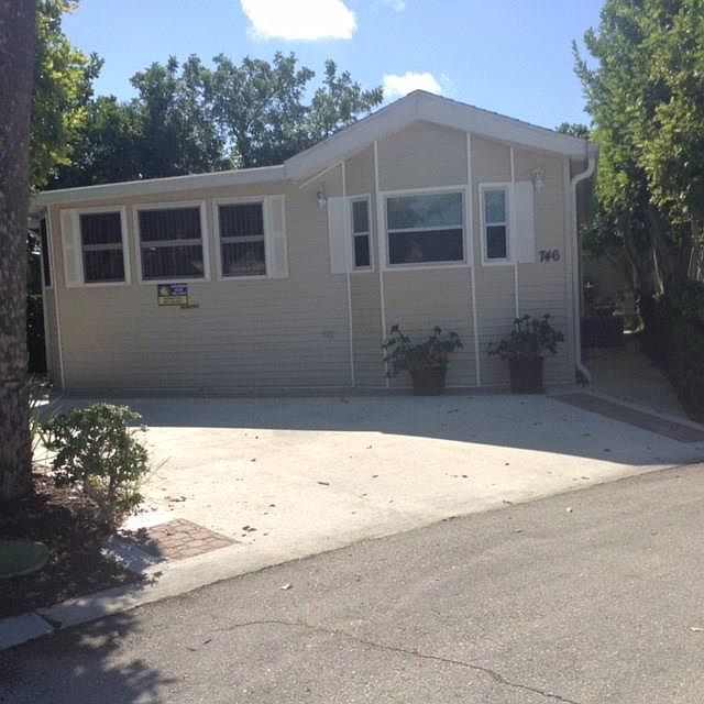1st image of 746 Nettles Blvd