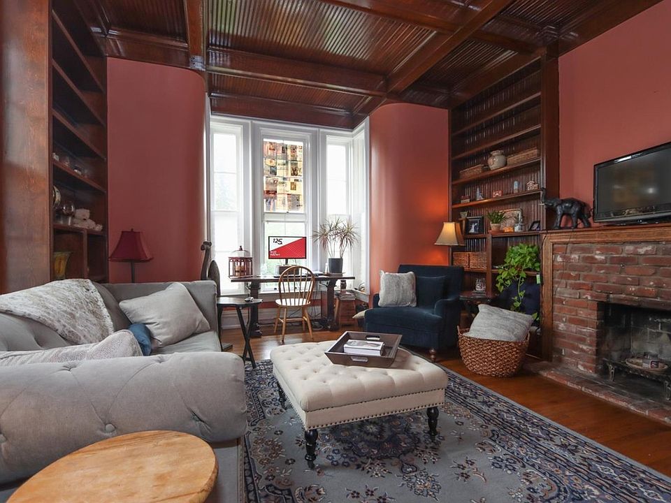 1st image of 960 Willow Ave