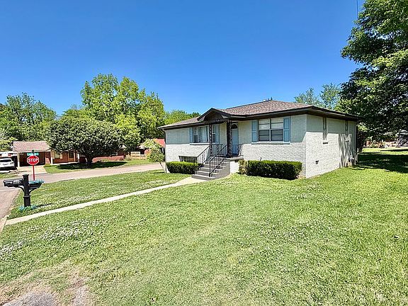 2nd image of 716 Vassar Dr