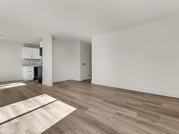 4th image of 4600 Neil Rd APT 2