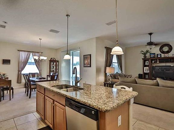 4th image of 11205 Flora Springs Dr