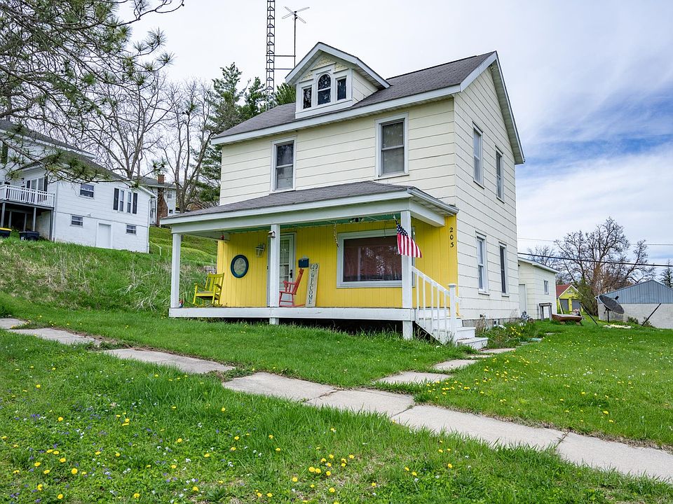 1st image of 203 Franklin St