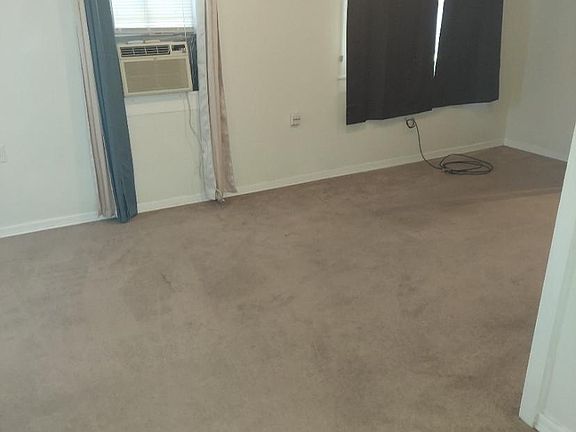 4th image of 5202 Avenue O #Down