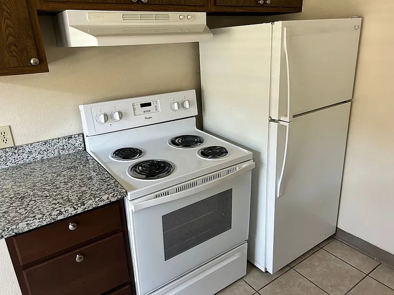610 E Pine St — Photo 19