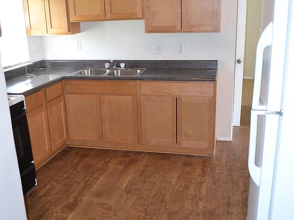 2nd image of 252 Flora Dr