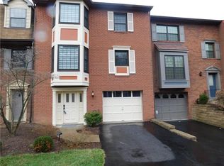 653 Woodcrest Dr, Pittsburgh, PA 15205