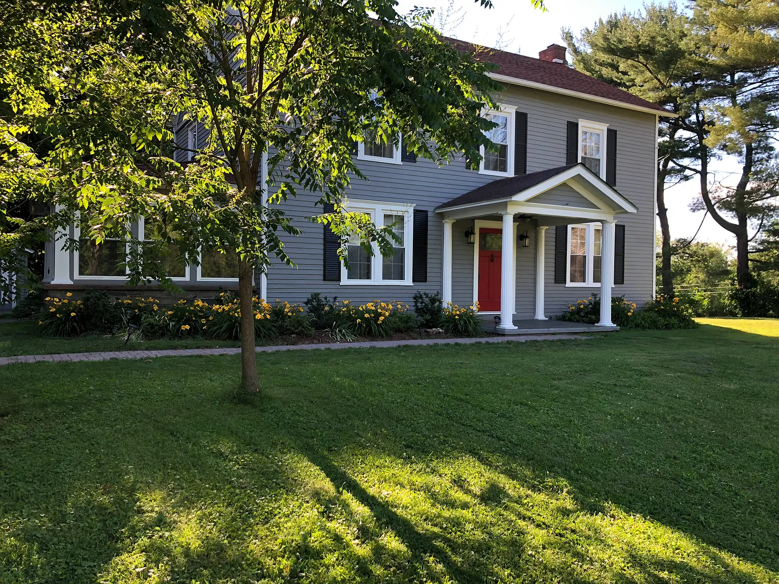 4 bed, 3200 sqft, $5,000 — Photo 1