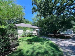 1312 W Sycamore St, Carbondale, IL 62901