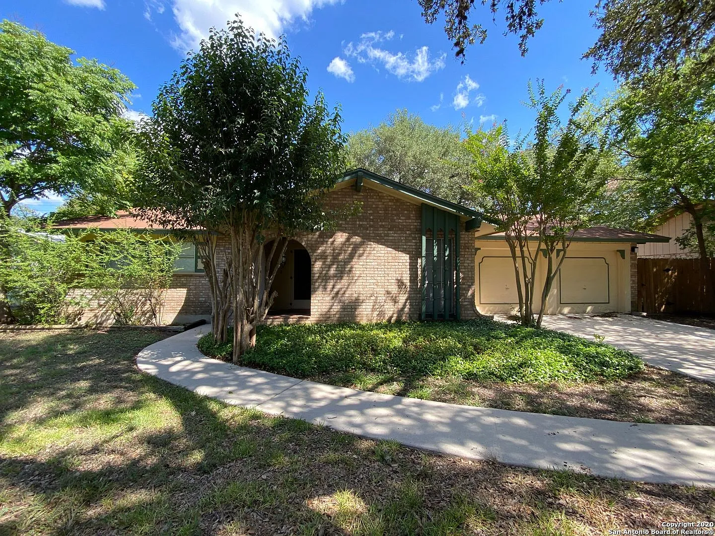 4 bed, 1443 sqft, $1,795 — Photo 2