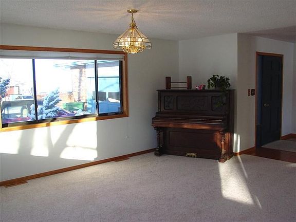 3rd image of 4720 Swainsona Dr