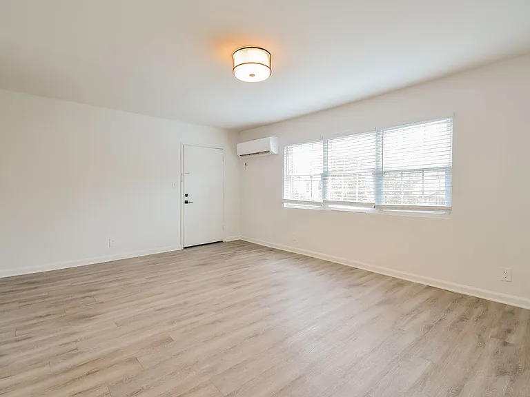 401 Clifton Rd NE #2 — Photo 8
