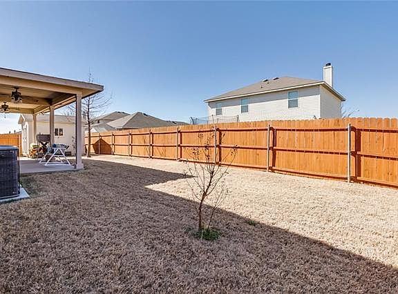 5th image of 1400 Krista Dr
